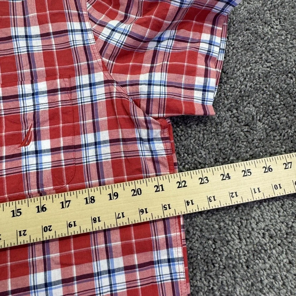 Nautica Shirt Mens Medium Red Plaid Short Sleeve Button Up Classic Fit Casual
